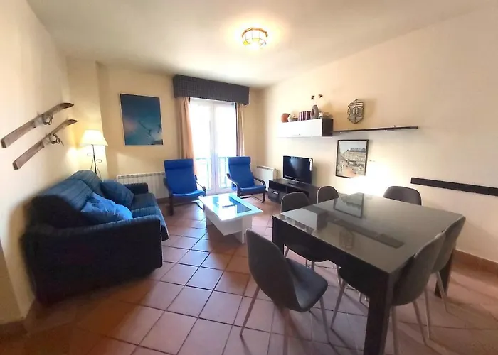 Plaza Andalucia Edificio Enebro 4-6 Pax *