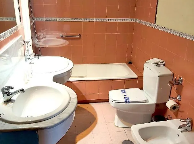 Plaza Andalucia Edificio Enebro 4-6 Pax *